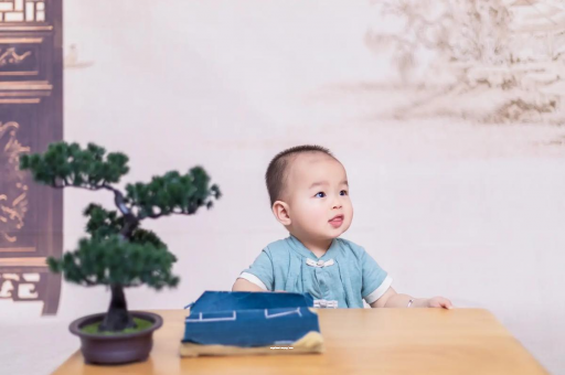 锦州宝宝半夜吐了怎么回事